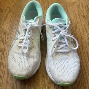 ASICS Gel Kayano in White and Mint